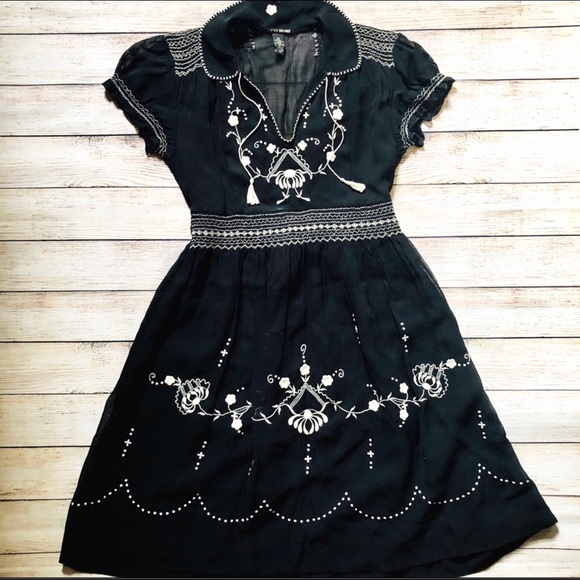 COPY - Lucky Brand Embroidered Dress - Picture 1 of 8